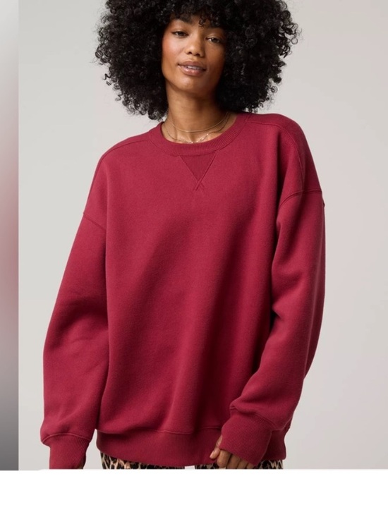 Fruit of the Loom Tops - Red oversized fleece pullover sweatshirt